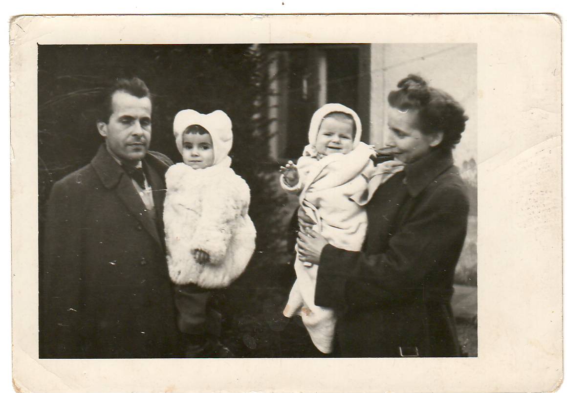 /uploads/2020/09/Csorba-es-a-csalad-1952-ben.jpg