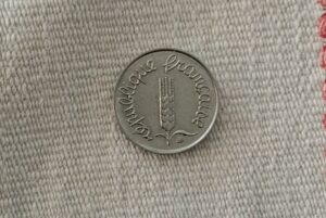 A 403. Csorba blog mellélkelete. 1 centime 1966-ból. Előllap