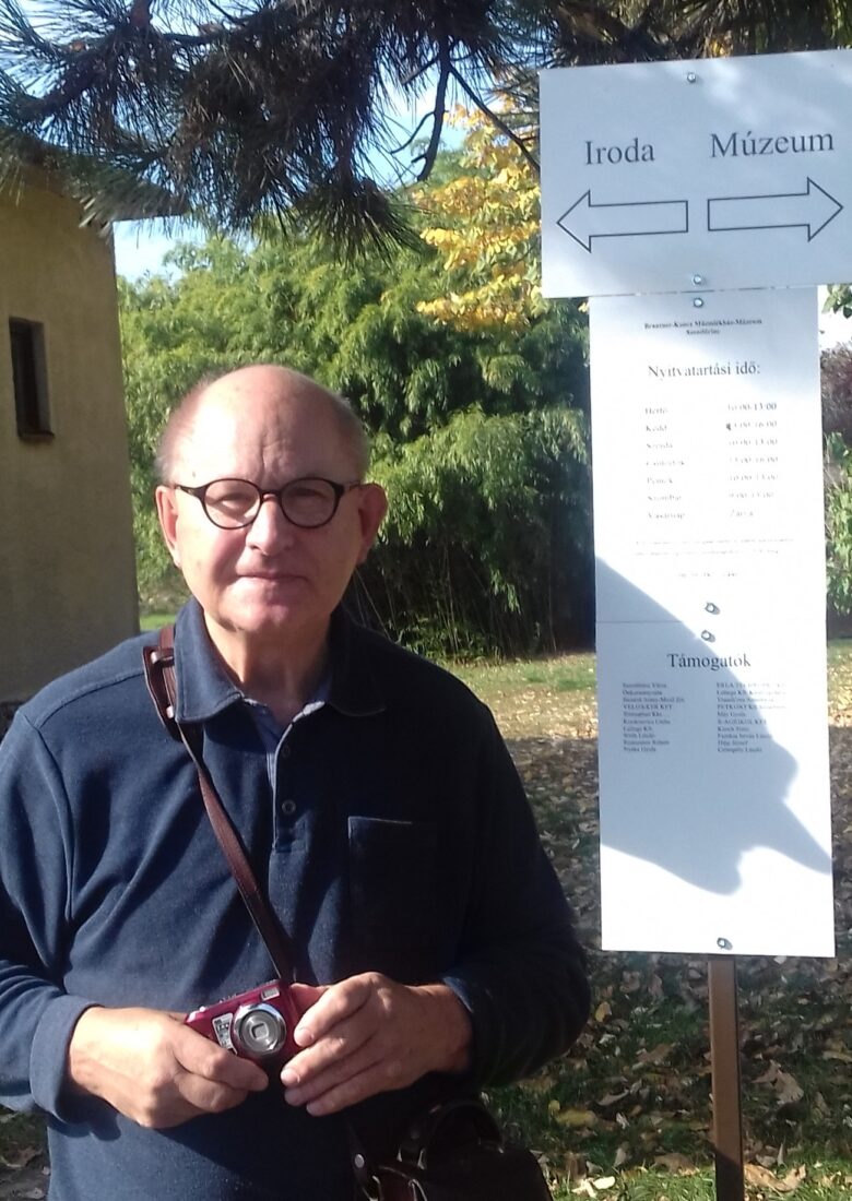 Prof. Szabó László Szentlőrincen a Brantner múzeumnál. A 305. Csorba blog melléklete.