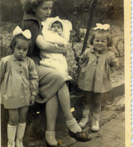 Ancika, három lány, 1955 körül. A 324. Csorba blog melléklete.