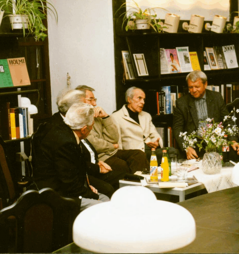 Griffaton Ház-Várkonyi Nándor Könyvtár. 1993. Pákolitz István, Galambosi László, Tüskés Tibor, Csorba Győző, Bertók László a Tüskés szerkesztette Várkonyí Emlékkönyv bemutatóján. A 350. Csorba blog melléklete.