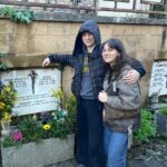 A 385. Csorba blog melléklete. Ungaretti kriptája a római Campo Verano (Cimitero Monumentale del Verano) temetőben. A képen unokáim Claudio és Giulia. A 385. Csorba blog melléklete. Ungaretti kriptája a római Campo Verano (Cimitero Monumentale del Verano) temetőben. A képen unokáim Claudio és Giulia.